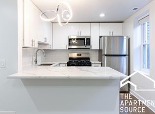 2434 W Moffat St #CH1, Chicago, IL 60647