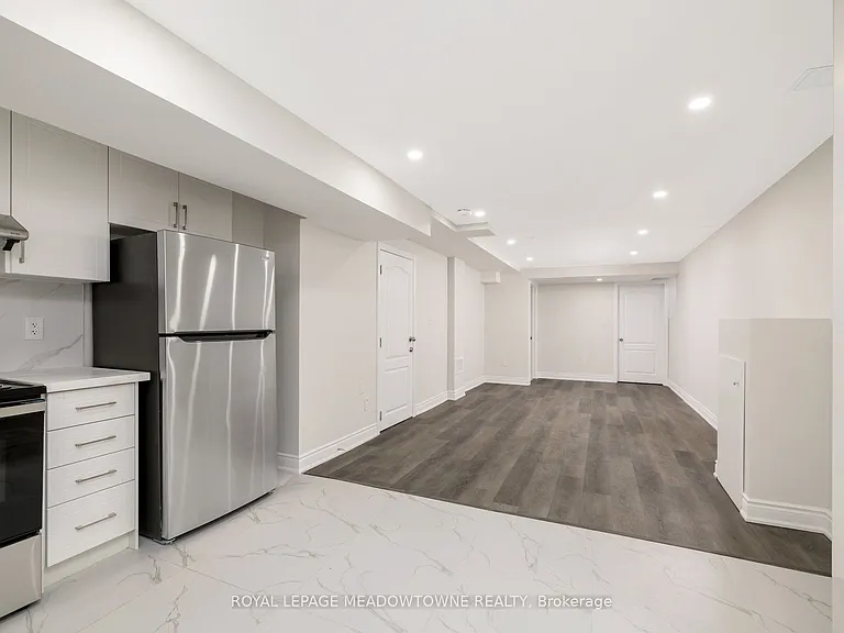 1603 Hume Way #BASEMENT — Photo 11
