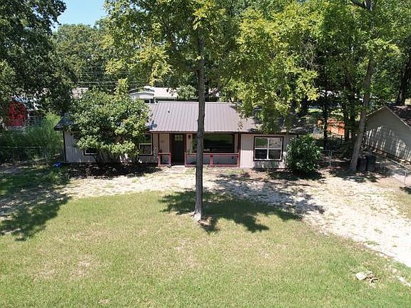 2nd image of 120 Pierce Dr