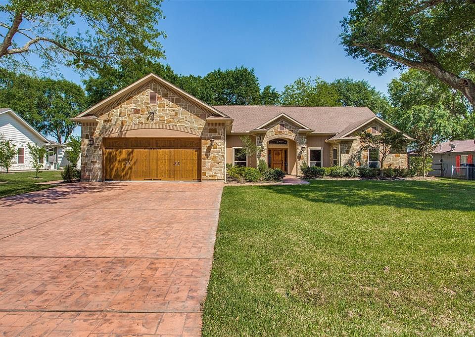 1st image of 2910 Fortuna Dr