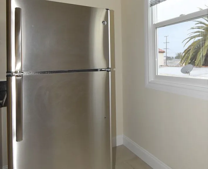 Los Robles Apartments — Photo 11