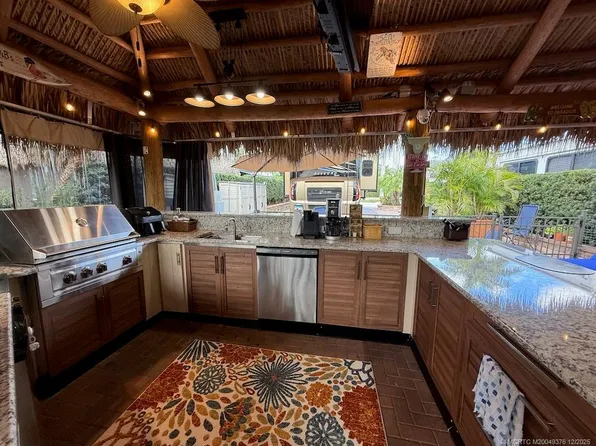 184 NW Hazard Way, Port Saint Lucie, FL 34986