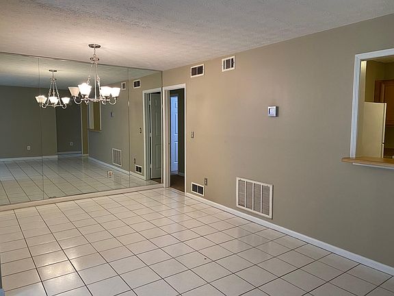 4th image of 1363 Branch Dr #10