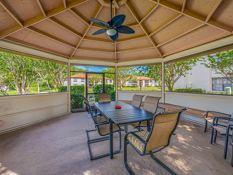 3301 Crystal Ct #D — Photo 42