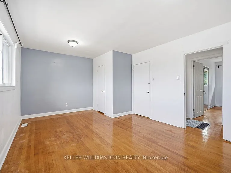 873 Woodroffe Ave — Photo 23