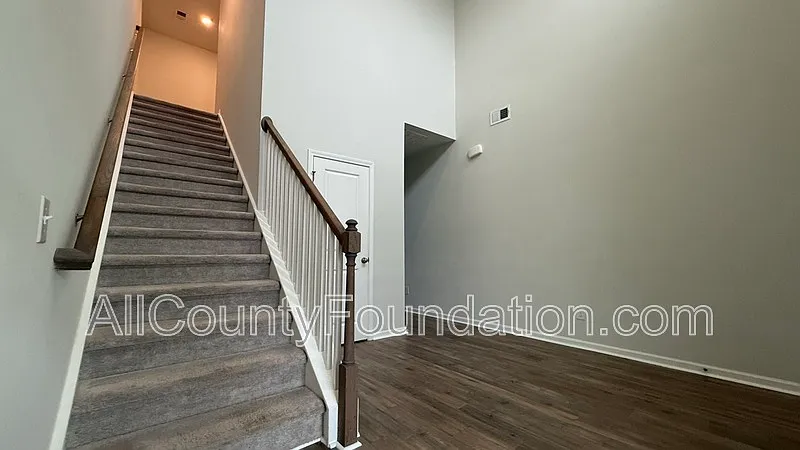 3 bed, 2.5 bath, 1830 sqft, $2,600 — Photo 4