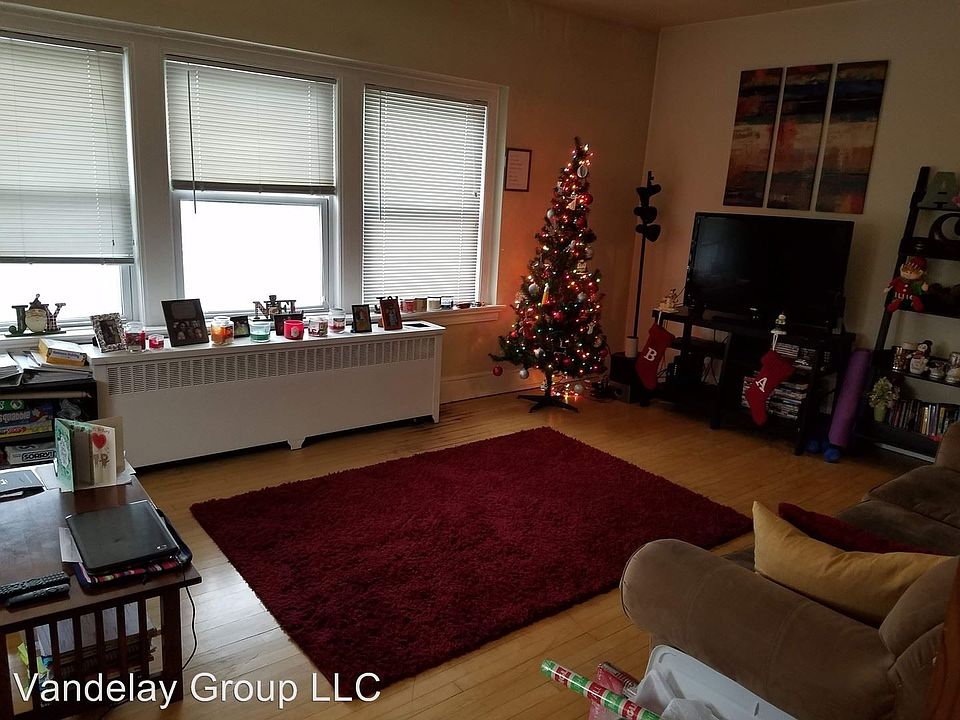 2nd image of 1544 N Humboldt Ave APT 9