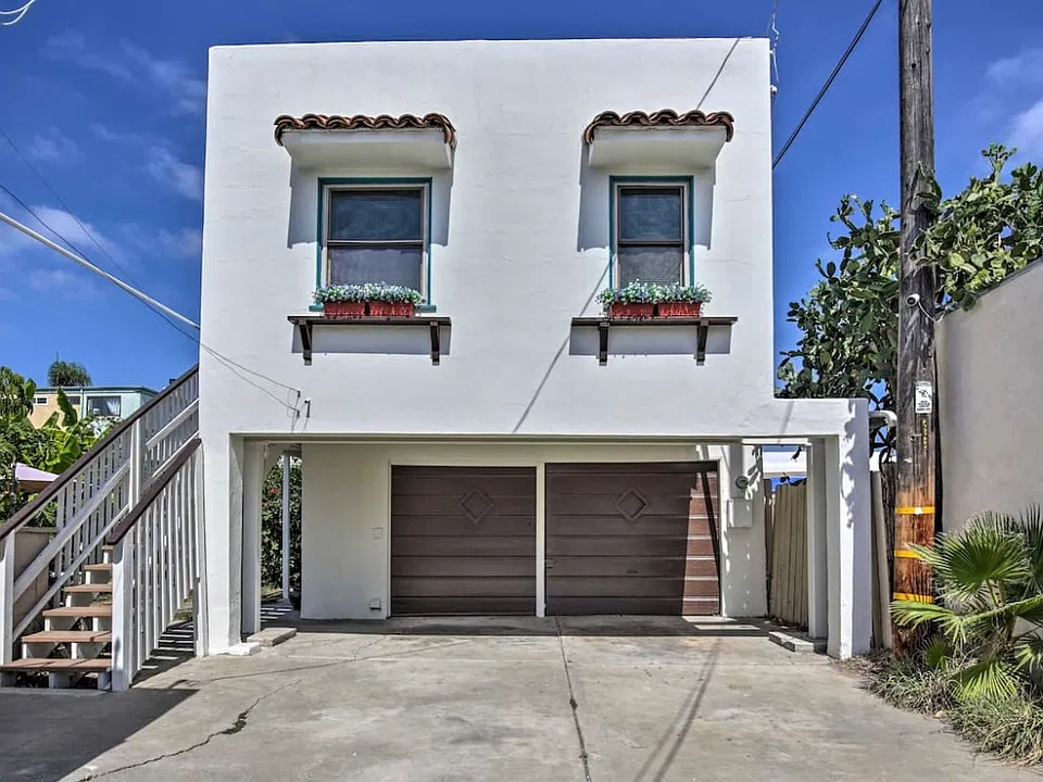 3274 Orange Ave