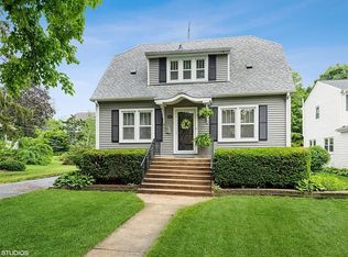 911 Santa Rosa Ave, Wheaton, IL 60187