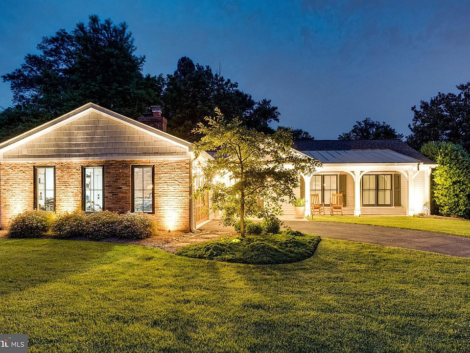 1044 Ware St SW, Vienna, VA 22180 Zillow