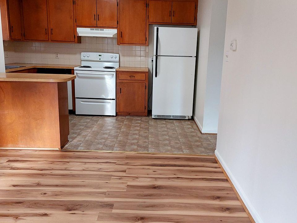1st image of 140 Hughes Dr #8