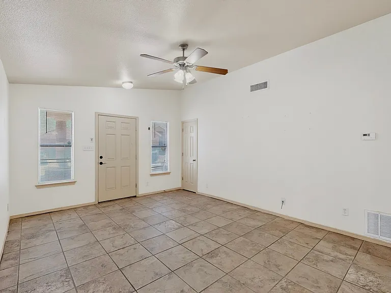 2304 Honey Dew St — Photo 7