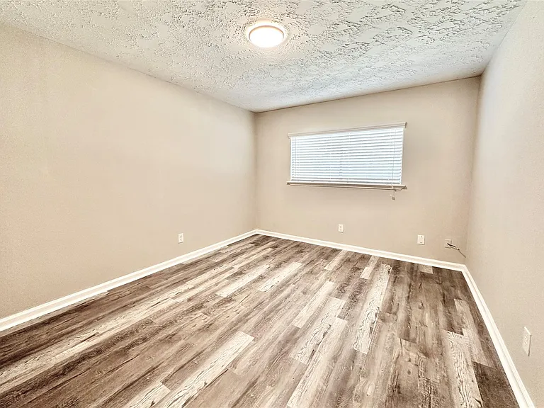 12006 Fork Creek Dr — Photo 15