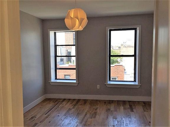4th image of 144 Manhattan Ave APT 4R
