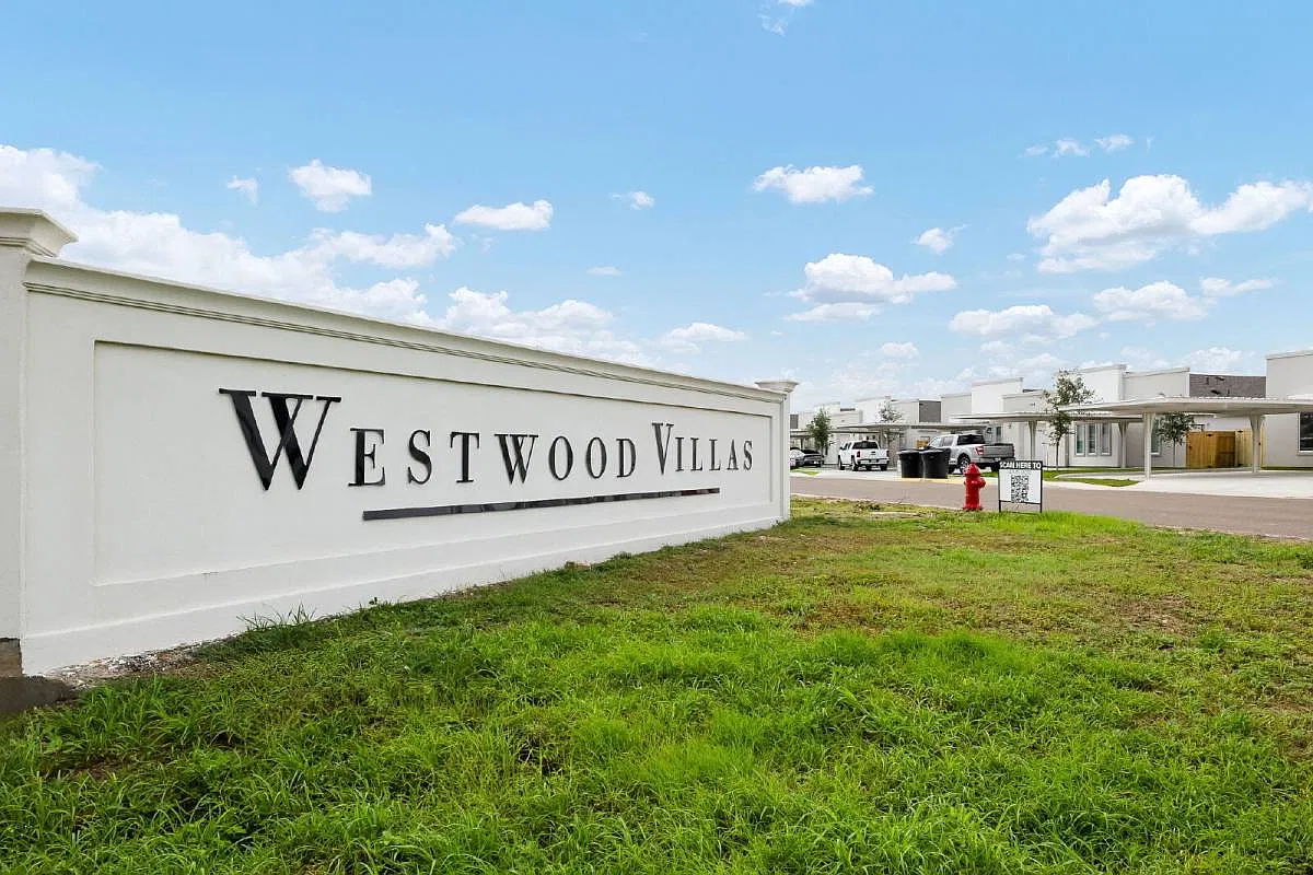 2816 E Harrison Ave #1 in Mission, TX 78573 — Photo 4