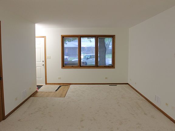 5th image of 10160 W Ames Ave