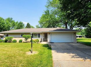 2714 Woodside Dr, Rockford, IL 61109