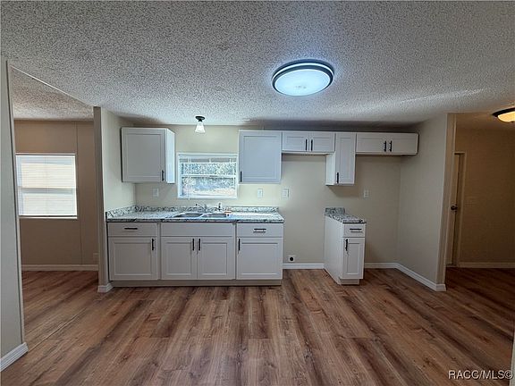 3rd image of 2840 S Pine Ridge Ave