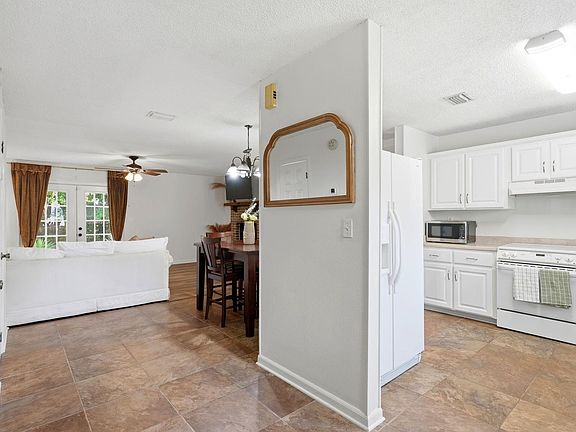 3rd image of 1242 Chee Ln APT D