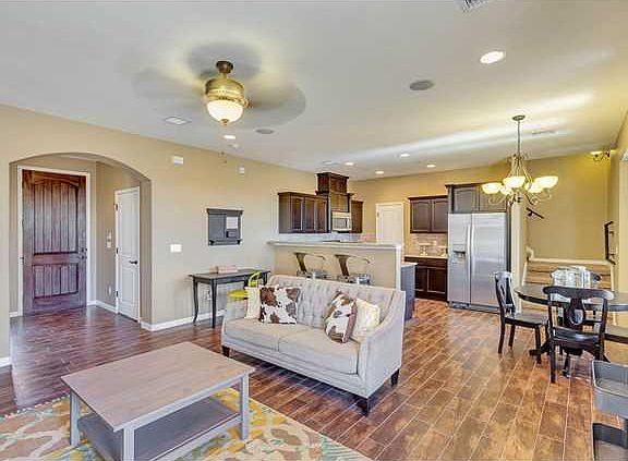 4th image of 13474 Everingham St