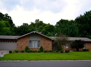 142 Glenwood Dr, Glen Carbon, IL