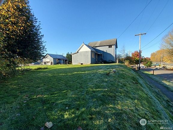 3rd image of 106 E Haller Avenue