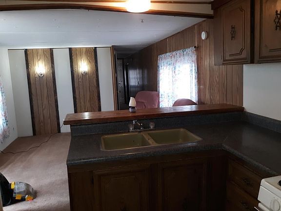 3rd image of 8612 Love Ave