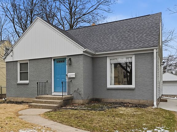 2nd image of 1119 Ottillia St SE
