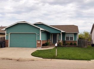 1614 S Smithmoor Ct, Wichita, KS 67207