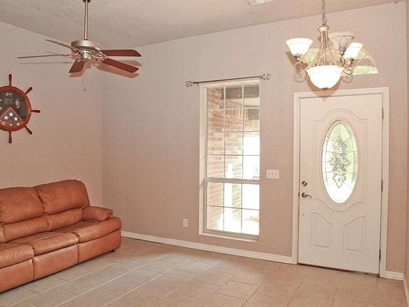 3rd image of 18825 Hickory Hollow Dr