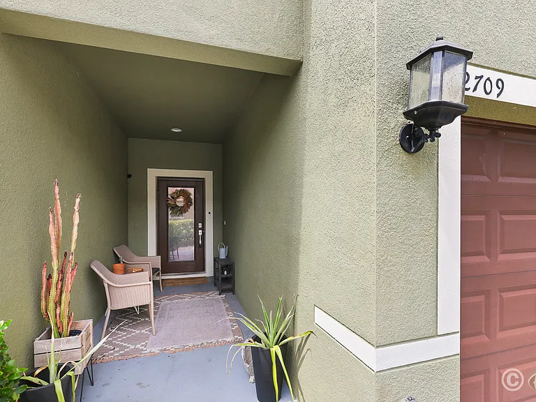 2709 Isabella Valley Ct — Photo 2