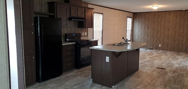 2nd image of 414 Alice Ln