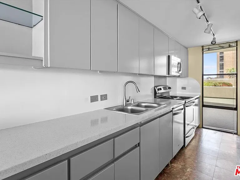 4265 Marina City Dr #101 — Photo 4