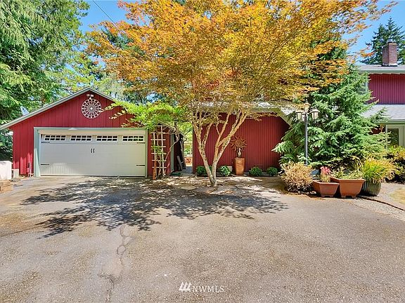 5th image of 2158 Marine Dr