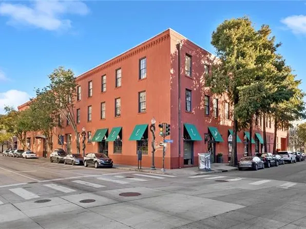 330 Julia St APT 215, New Orleans, LA 70130