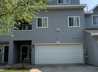 547 Woodduck Dr, Woodbury, MN 55125
