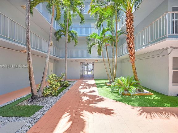 5th image of 505 S Pine Island Rd APT B102