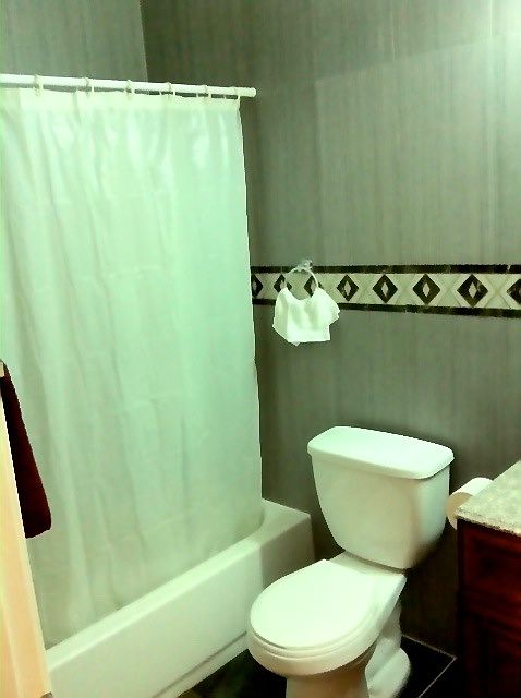 2nd image of 917 Arch St APT 603