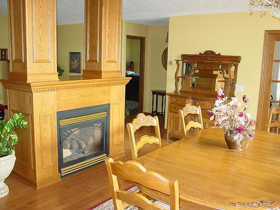 5th image of 1390 7th Ave NE