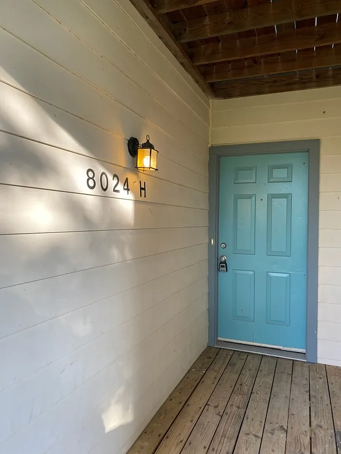 2 bed, 2.0 bath, 964 sqft, $1,300 — Photo 3