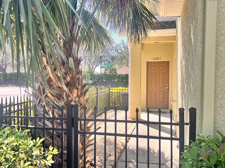 10983 Winter Crest Dr — Photo 1