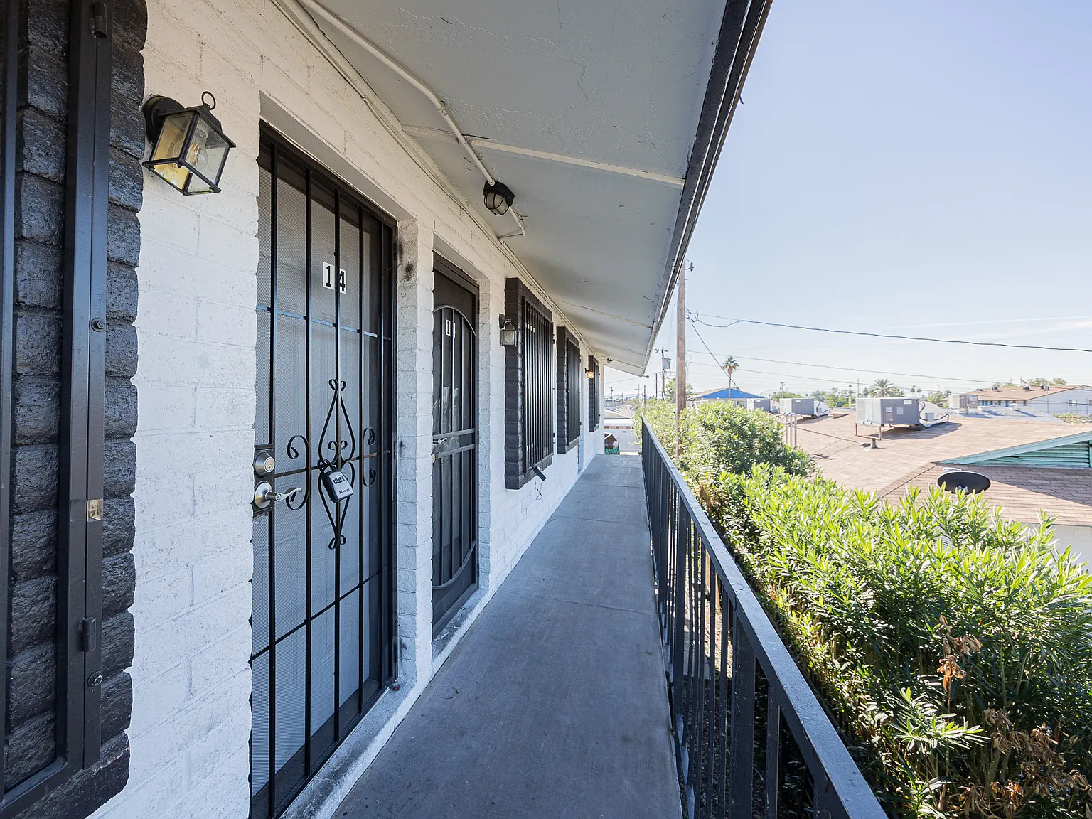 1703 W Mountain View Rd — Photo 4