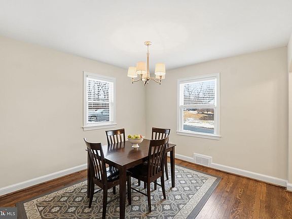 4th image of 10304 Ridgemoor Dr