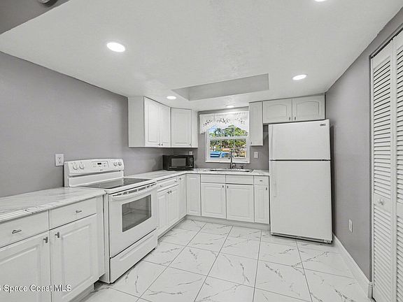 4th image of 101 Bristol Ln #101
