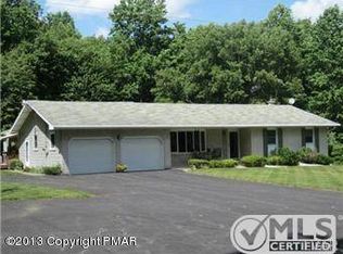 810 Turkey Ridge Rd, Mount Bethel, PA 18343