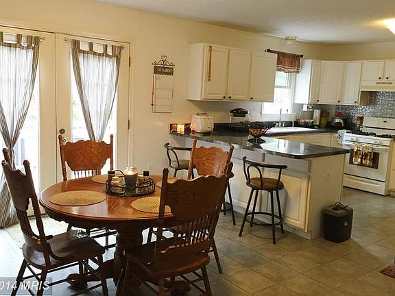 3rd image of 486 Knight Dr
