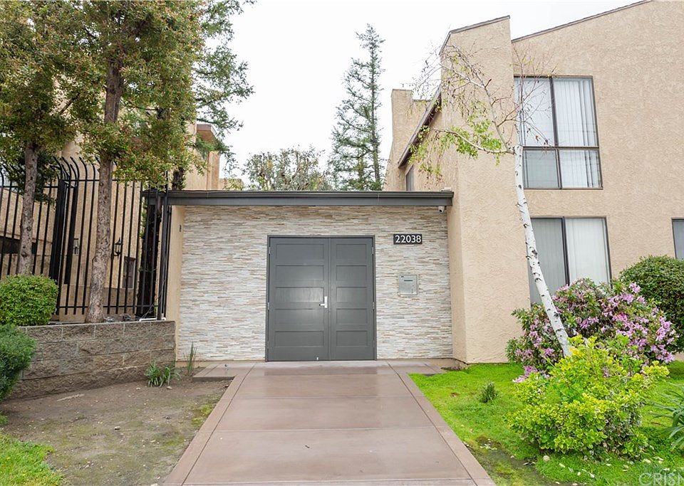1st image of 22038 Vanowen St APT 212