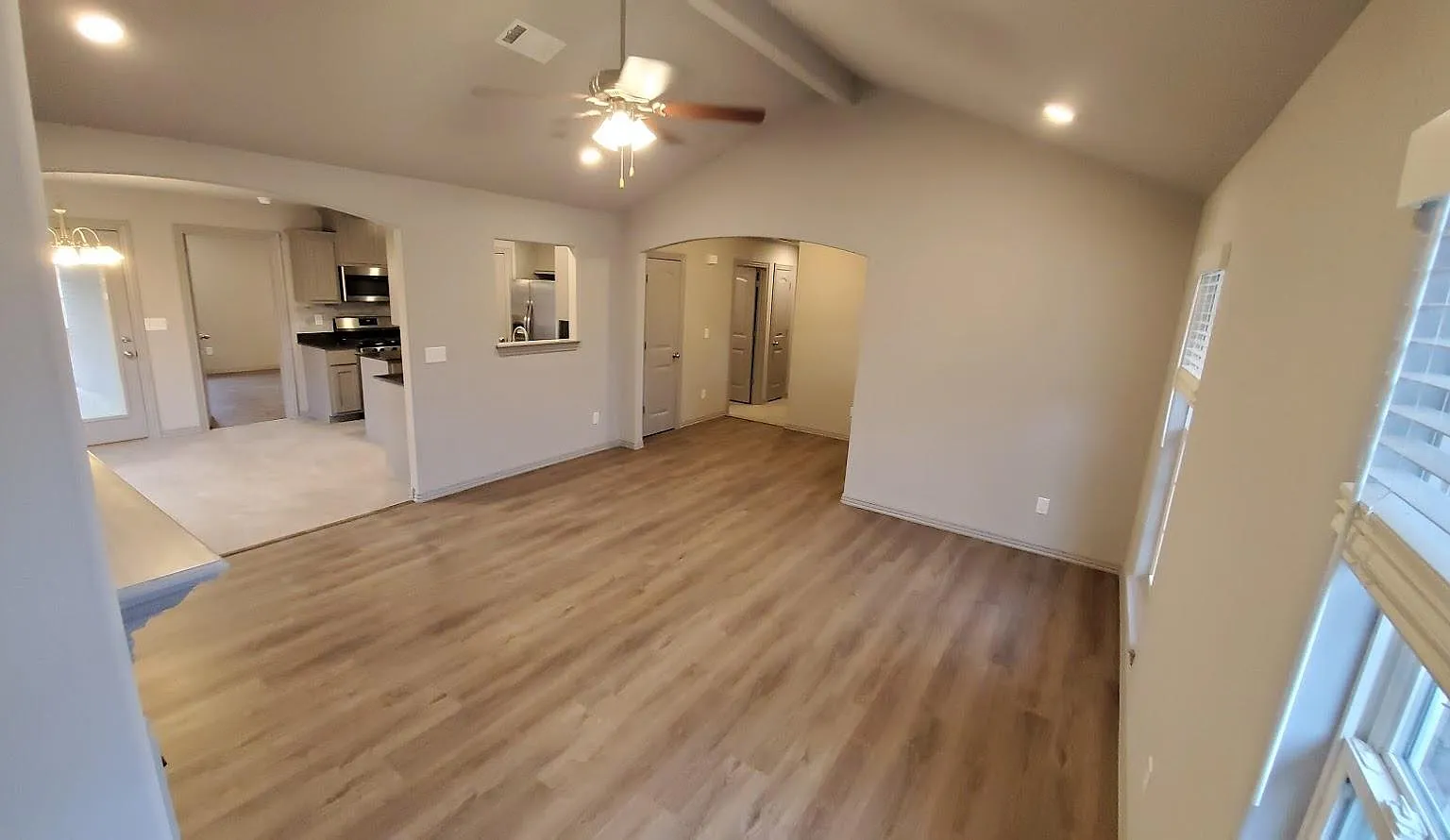 3 bed, 1580 sqft, $1,900 — Photo 3