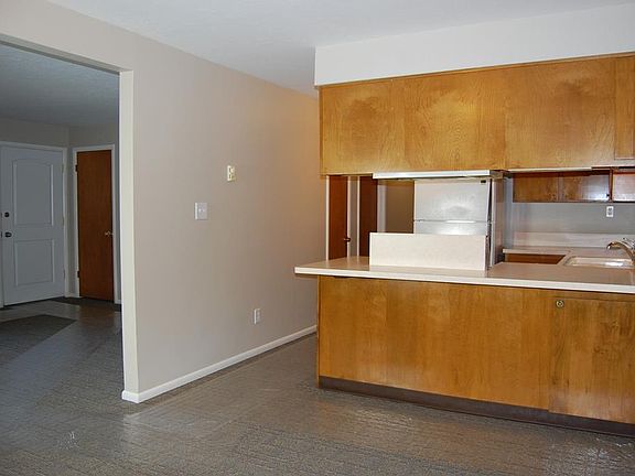 5th image of 220 N Fanning Ave APT 17