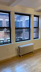 Rented by R New York